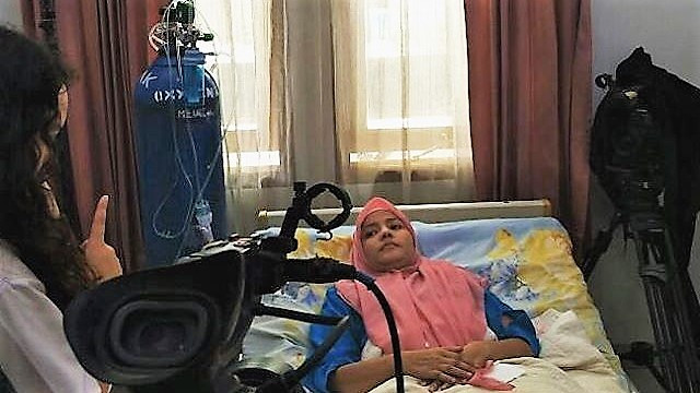 Renita saat syuting 'Tukang Ojek Pengkolan'. (Foto: Instagram @irensukardi)