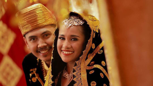 Chika Waode dan suaminya, Ajie Pujie. (Foto: Instagram @ajiepujien)