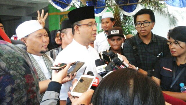 Anies usai bertemu dengan Ustaz Arifin Ilham. (Foto: Wandha Nur/kumparan)