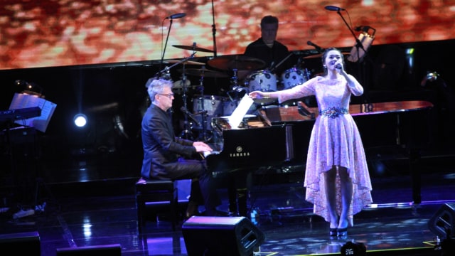 David Foster feat Putri Ayu . (Foto: Munady Widjaja/kumparan)