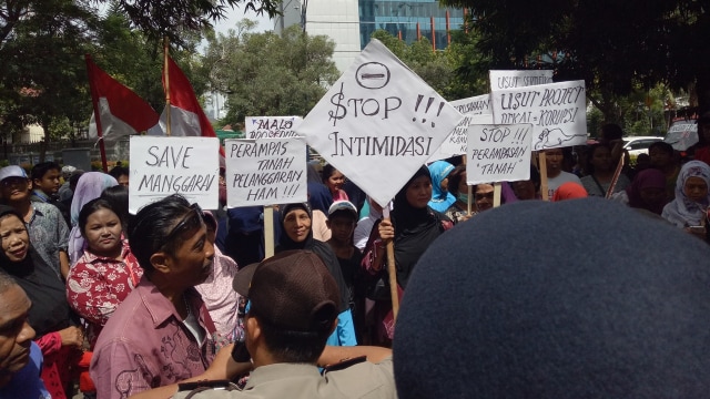 Warga Manggarai demo Kereta Api Bandara Soetta (Foto: Novan Nurul Alam/kumparan)