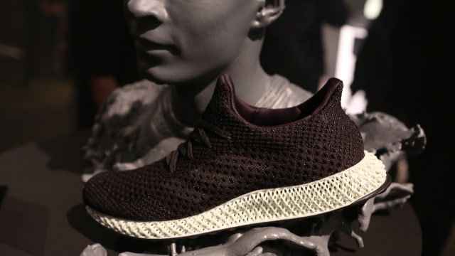 Sepatu Futurecraft dari Adidas (Foto: Joe Penney/Reuters)