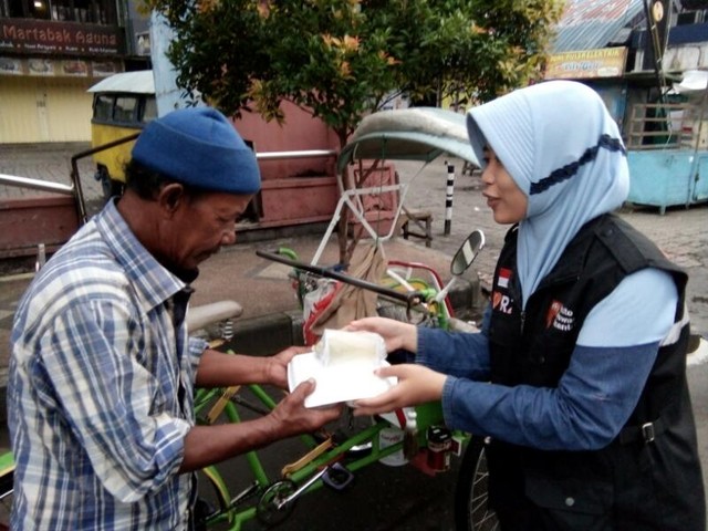 Aksi Jumat Menabung Di Tiga Kota Besar