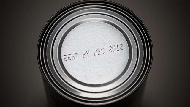 Jangan mengabaikan tanggal kadaluarsa makanan. (Foto: Thnkstock)