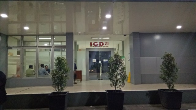 Sandera di rawat di IGD RS Islam Pondok Kopi. (Foto: David Pratama/kumparan)