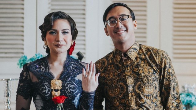 Dimas Danang melamar pujaan hatinya (Foto: Instagram @abbygalabby)