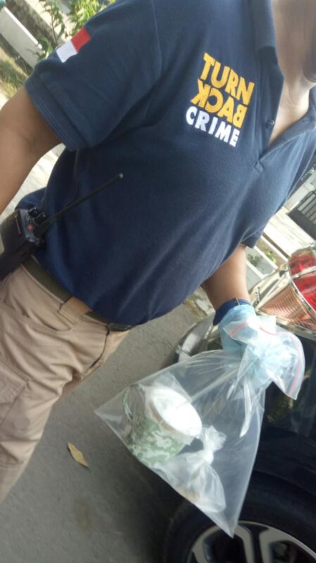 Barang bukti air keras Novel Baswedan (Foto: Aria Pradana/kumparan)