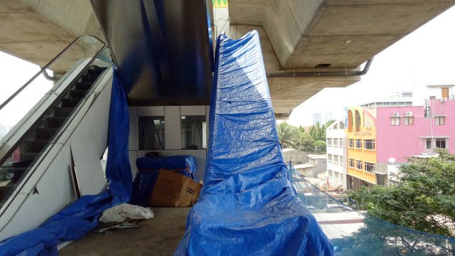 Eskalator di Halte TransJakarta Cipulir. (Foto: Ainul Qalbi/kumparan)