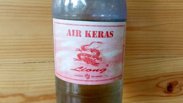 Ilustrasi Air Keras Foto: Yufienda Novitasari/kumparan