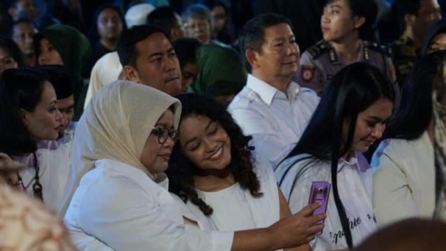Istri dan putri Anies Baswedan. (Foto: Aditia Noviansyah/kumparan)