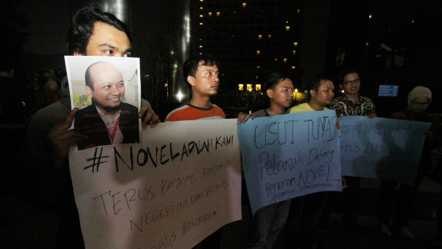 Jurnalis Antikorupsi dan KPK melakukan aksi damai. (Foto: ANTARA/Reno Esnir)