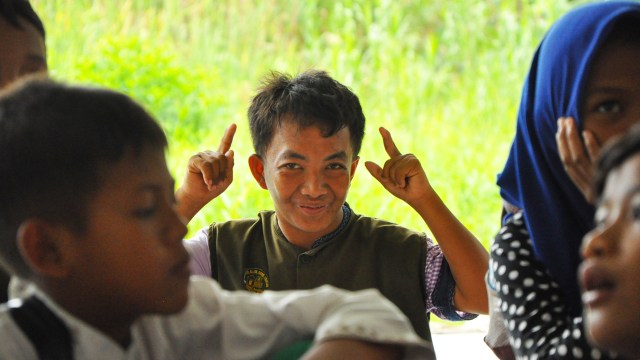 Ridwan saat belajar di Sekolah Alam Anak Sholeh. (Foto: Kevin Kurnianto/kumparan)