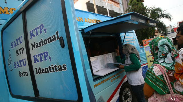 Layanan e-KTP keliling (Foto: Prasetia Fauzani/ANTARA)