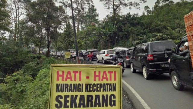 Kemacetan di Puncak. (Foto: Rachmadin Ismail/kumparan)