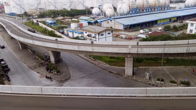 Jalan Tol Akses Pelabuhan Tanjung Priok. (Foto: Novan Nurul Alam/kumparan)