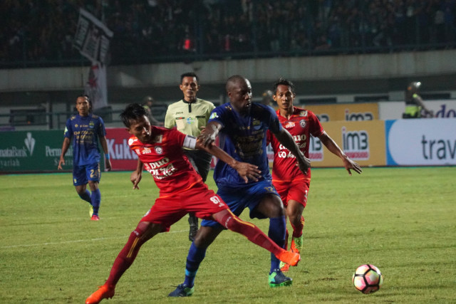 Persib vs Arema. (Foto: Aditia Noviansyah/kumparan)