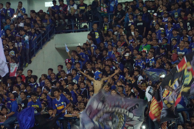 Pendukung Persib begitu ramai. (Foto: Aditia Noviansyah/kumparan)