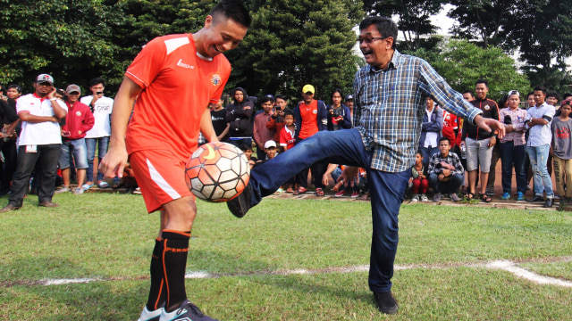 Djarot kunjungi latihan Persija (Foto: Meli Pratiwi/ANTARA)