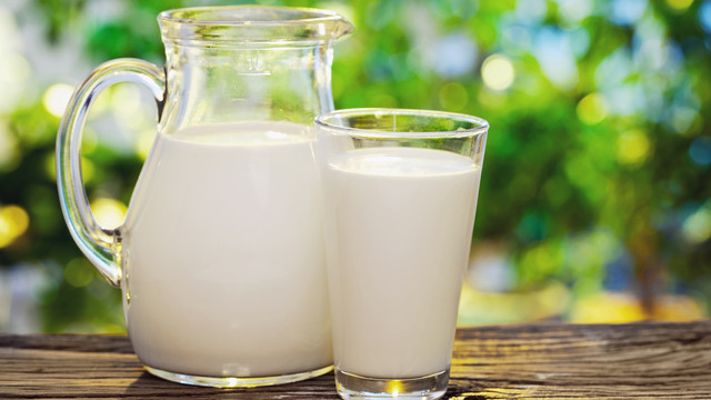 Minum Segelas Susu (Foto: Thinkstock)