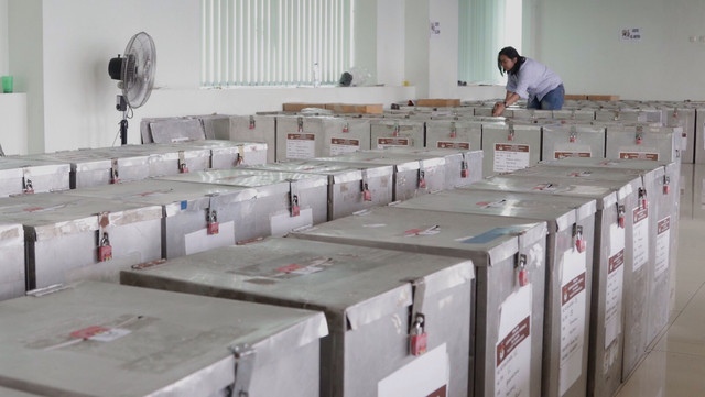 Persiapan Distribusi Kotak Suara (Foto: Fanny Kusumawardhani/kumparan)