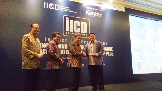 IICD saat memberikan apresiasi kepada 19 emiten (Foto: Ela Nurlaela/kumparan)