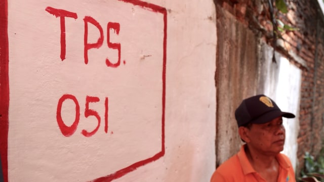 Persiapan Pilgub di TPS 51 Pejaten Barat (Foto: Fanny Kusumawardhani/kumparan)