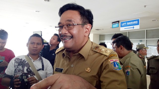 Djarot kunjungi Terminal Pulogebang (Foto: Anggi Dwiky/kumparan)