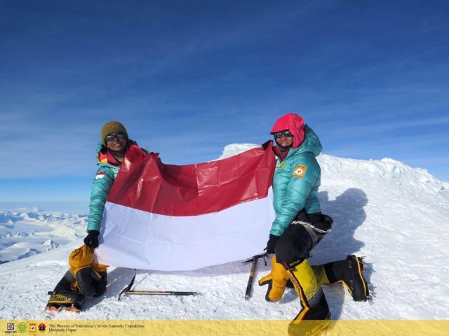 Dua Pendaki Wanita Indonesia Sampai di Puncak Tertinggi Antartika