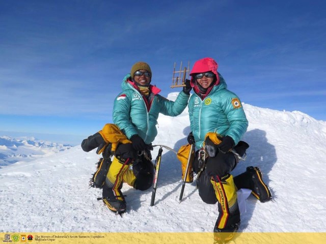 Dua Pendaki Wanita Indonesia Sampai di Puncak Tertinggi Antartika (2)