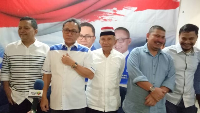Zulkifli Hasan dan Amien Rais di kediaman Prabowo. (Foto: Ela Nurlaela/kumparan)