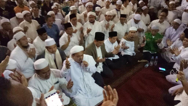 Suasana Sujud Syukur di Istiqlal (Foto: Kevin Kurnianto/kumparan)