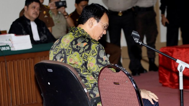Sidang  tuntutan Ahok. (Foto: Reuters/Tatan Syuflana)
