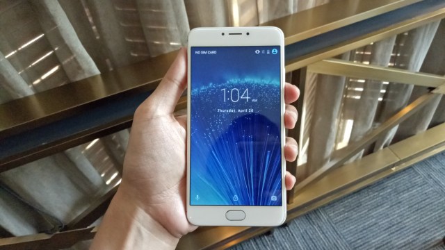 Luna G, smartphone kedua Luna Indonesia. (Foto: Muhammad Fikrie/kumparan)