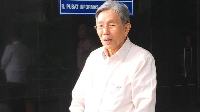 Kwik Kian Gie usai diperiksa KPK sebagai saksi. Foto: Iqra Ardini/kumparan