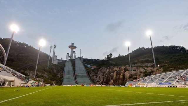 Buat apa, sih, luncuran ski ini? (Foto: Instagram/Gangwon FC)