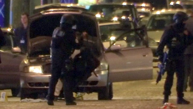 Mobil yang digunakan pelaku (Foto: REUTERS/Reuters Tv)