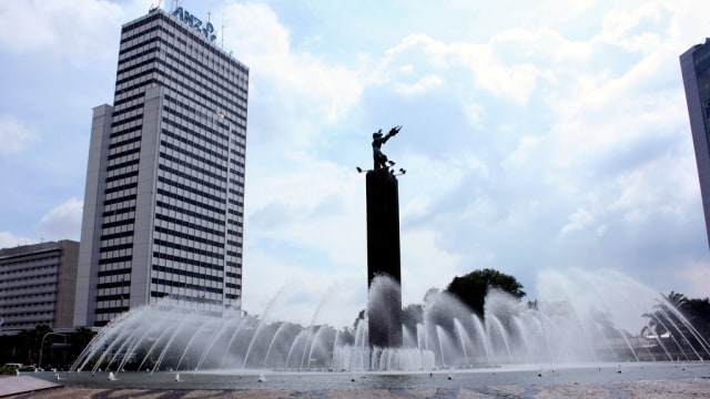 Patung Selamat Datang di Bundaran HI (Foto: Flickr)