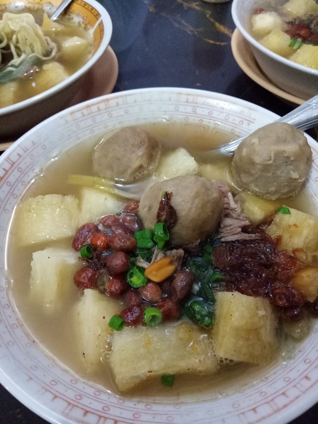 Sop ubi yang mirip dengan bakso (Foto: Luthfa Nurridha/kumparan)