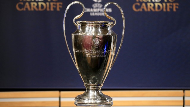 Trofi Liga Champions. (Foto: Reuters/Pierre Albuoy)