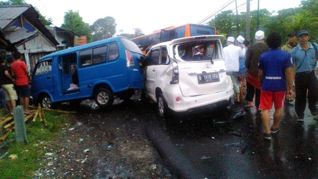 Kecelakaan Beruntun di Kawasan Puncak. (Foto: Dok. Istimewa)
