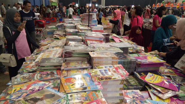 Pilihan buku anak di Big Bad Wolf Foto: Johanes Hutabarat/kumparan