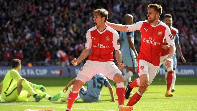Monreal tampil apik sebagai wing-back. (Foto: Reuters/Toby Melville)