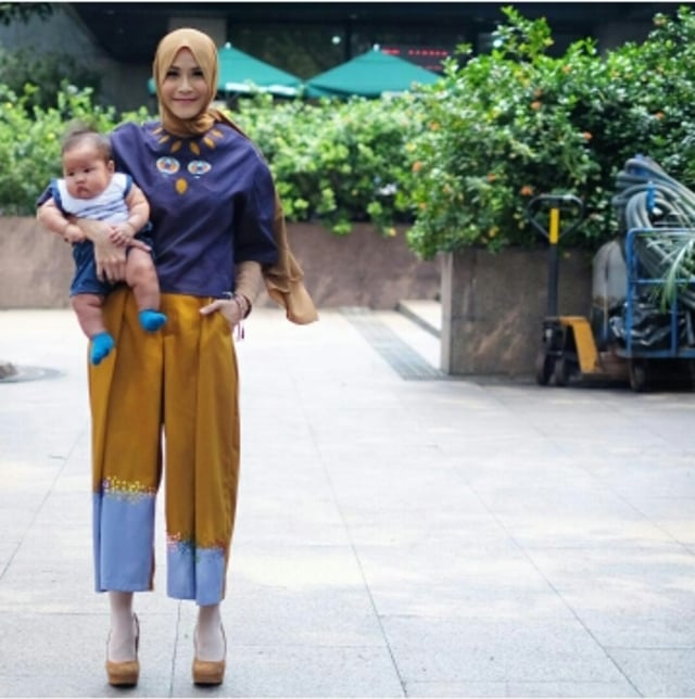 Kece Banget! 7 Inspirasi Gaya Casual Ala Zaskia Adya Mecca Yang Bisa Kamu Tiru! (5)