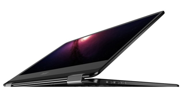 Engsel Acer Spin 7 bisa diputar 360 derajat. (Foto: Yossie Dwi Prananto/YangCanggih.com)