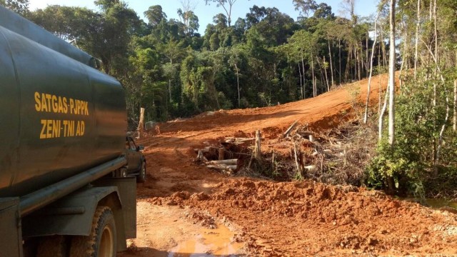 Jalur perbatasan Kalimantan Barat-Malaysia (Foto: Novan Nurul Alam/kumparan)