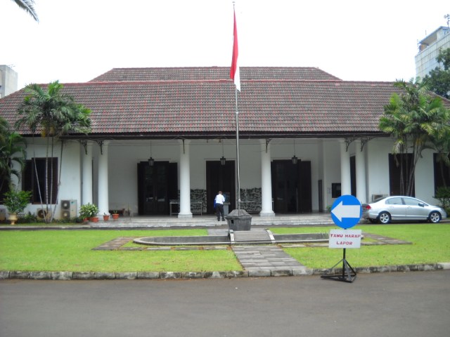 Perpustakaan Nasional RI. (Foto: Wikimedia Commons)