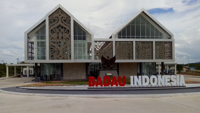 Megahnya Wajah Indonesia Di Badau Kalimantan Barat (Foto: Novan Nurul Alam/kumparan)