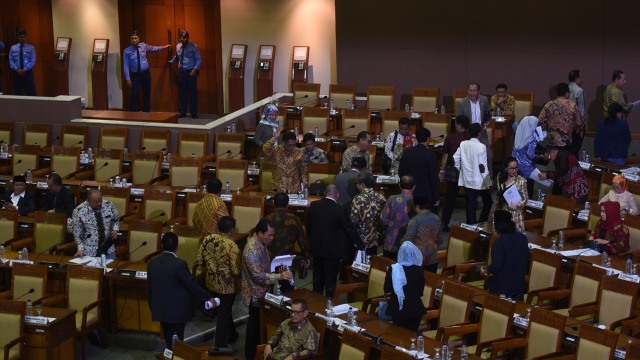 Aksi Walk Out Sidang Paripurna (Foto: Akbar Nugroho Gumay/Antara)