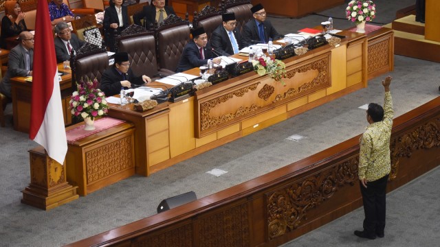 Ahmad Muzani melakukan interupsi (Foto: ANTARA FOTO/Akbar Nugroho Gumay)