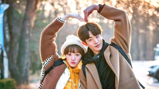 Lee Sung Kyung dan Nam Joo Hyuk (Foto: Facebook @WeightliftingFairy)